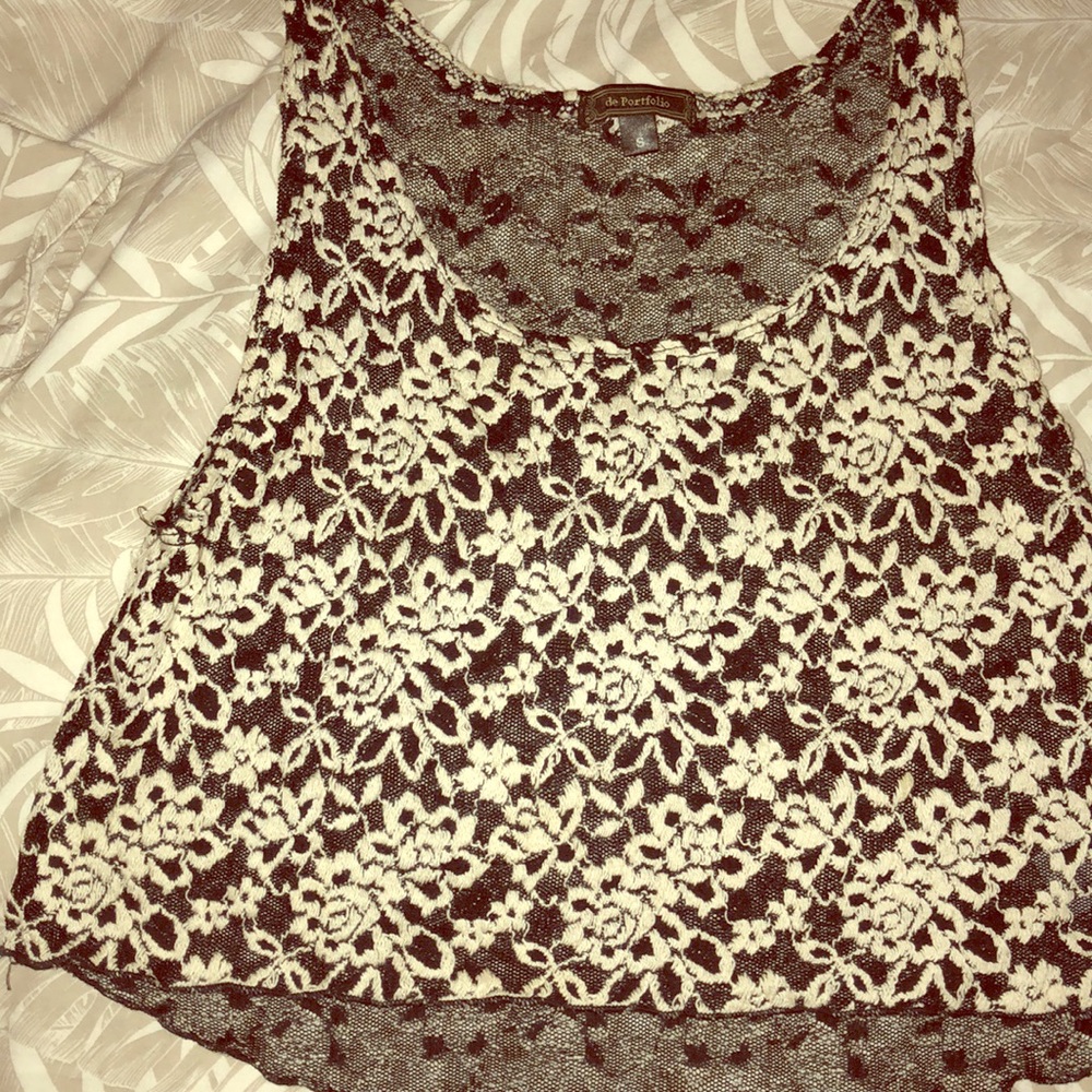 Sleeveless crop embroidered top